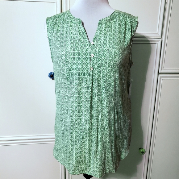 Kim Roger's Women's Dali Green Medallion Sleeveless Liano Top - Picture 2 of 5